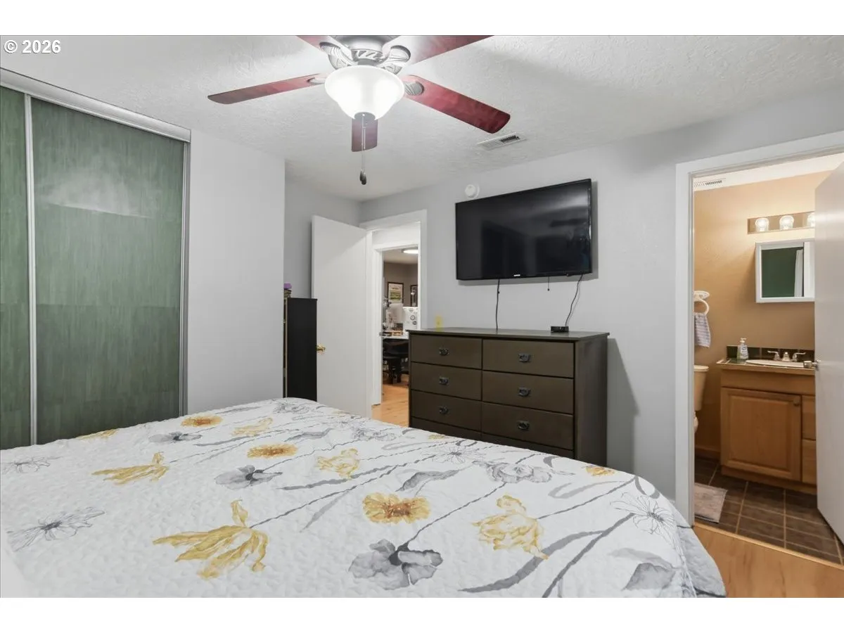 Primary Bedroom-Attached Bathroom