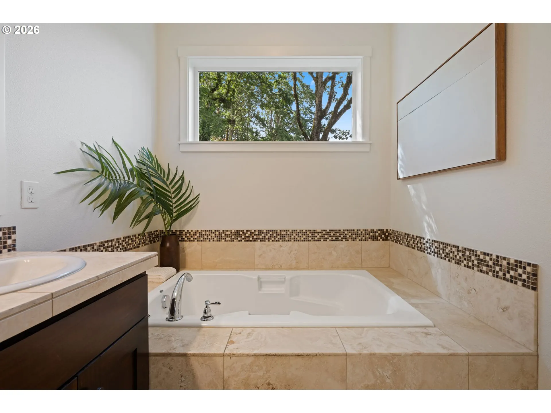 Bathroom, Attached-Garden Tub