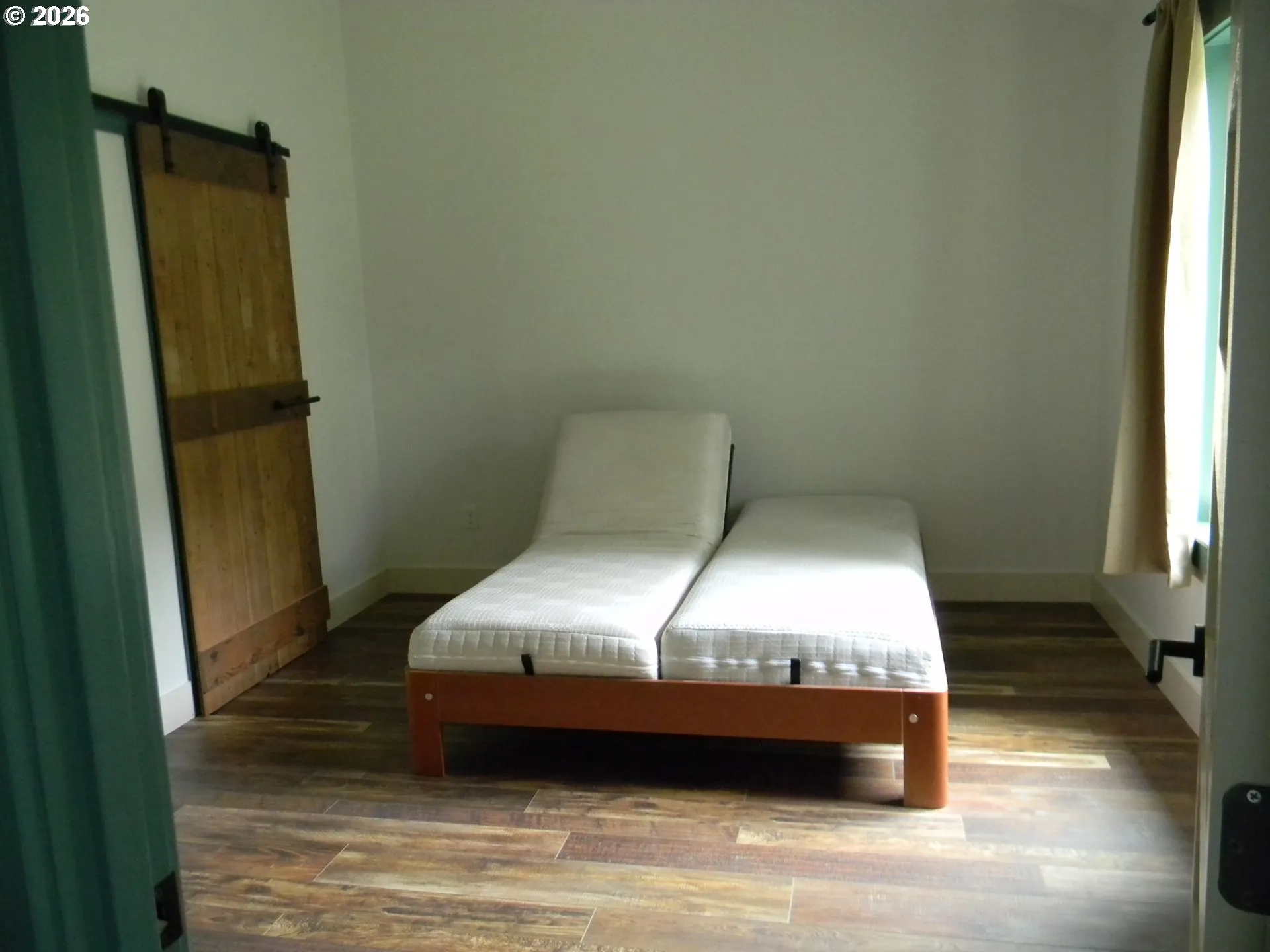 Bedroom, Primary