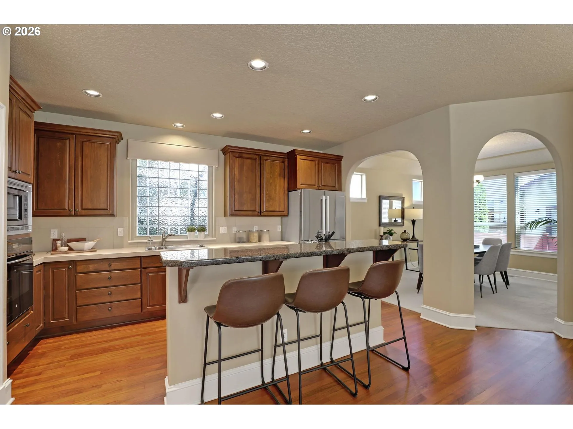 Kitchen-Breakfast Bar