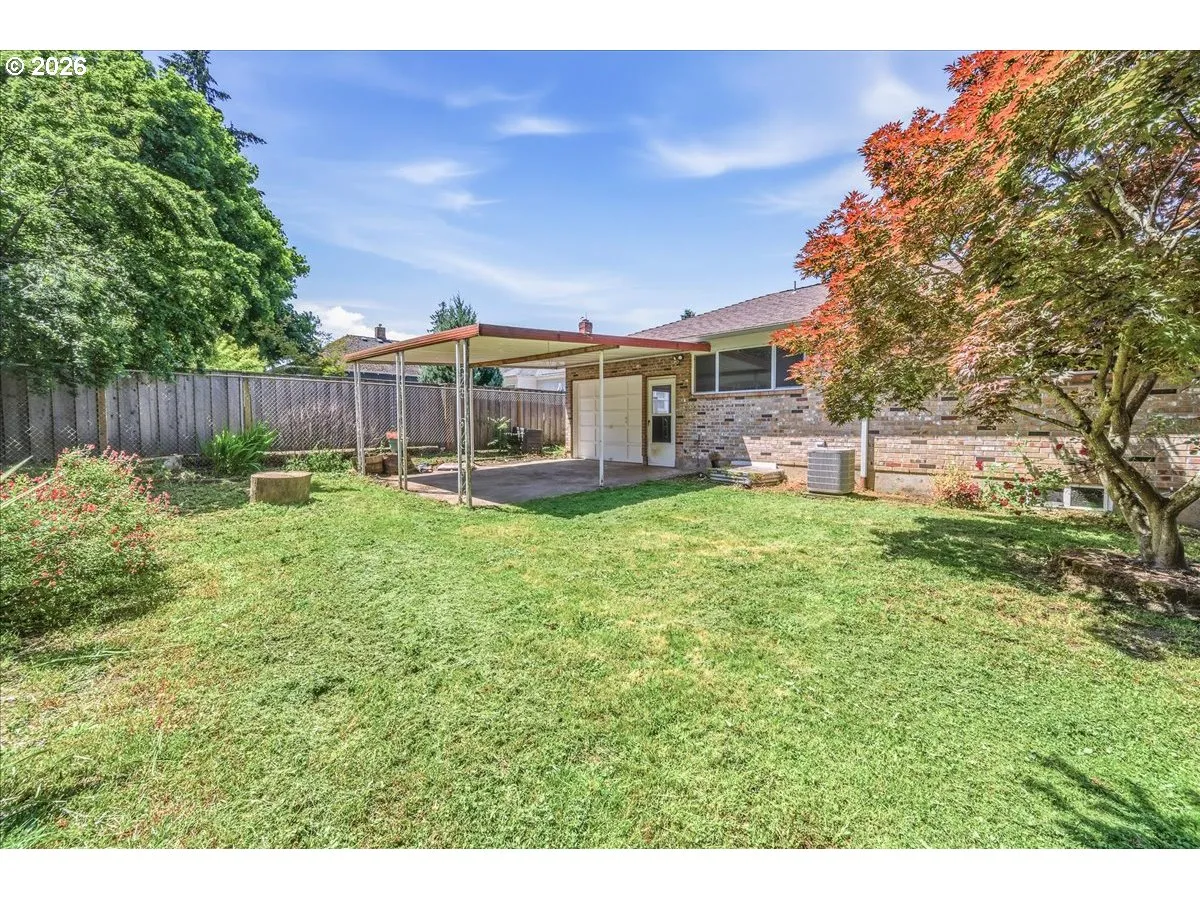 Yard-Fenced