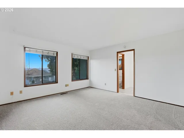 Bedroom, Owner's Suite-Upper