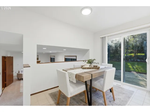 Kitchen/Nook-Eating Area