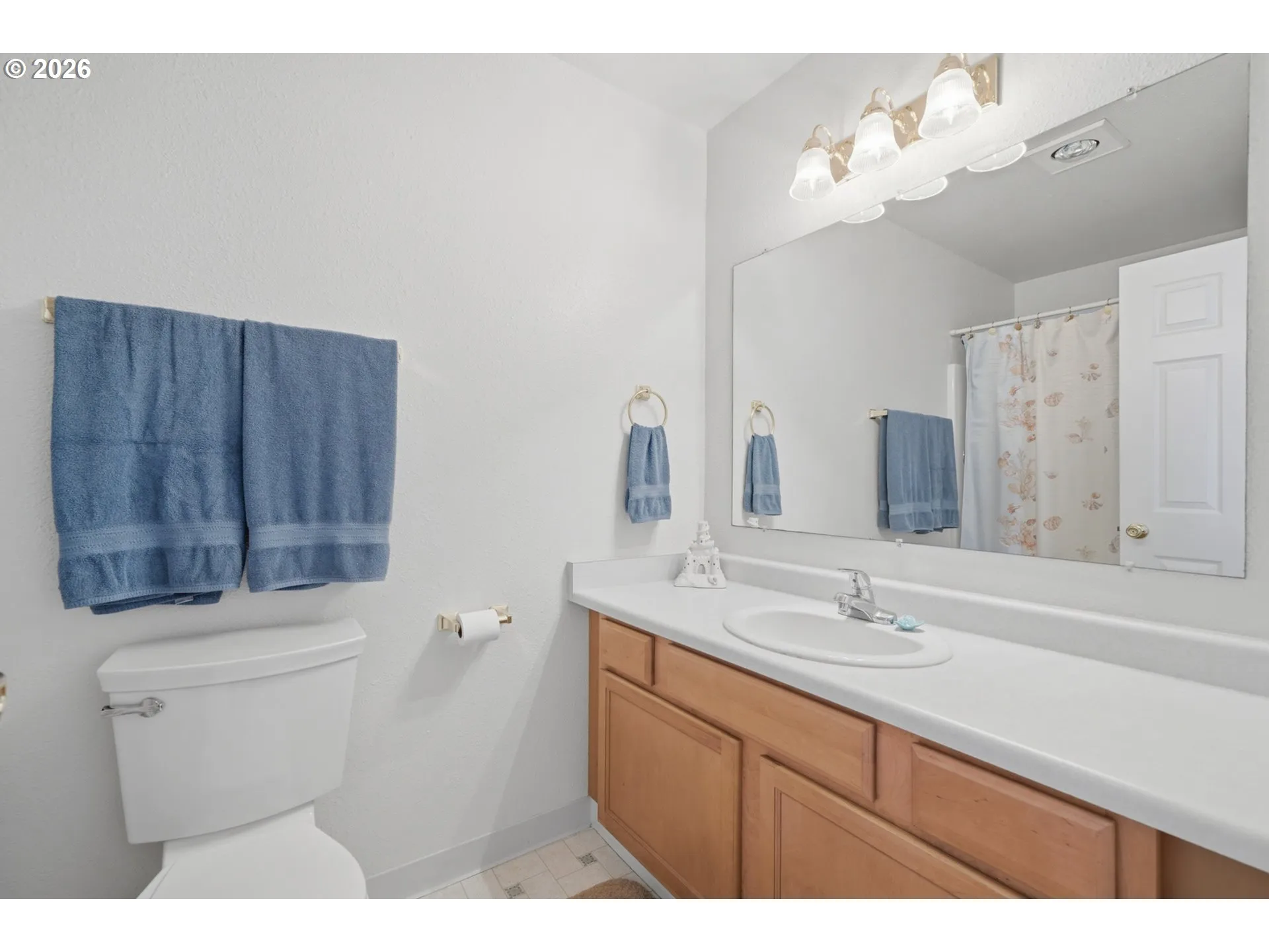 Primary Bedroom-Attached Bathroom