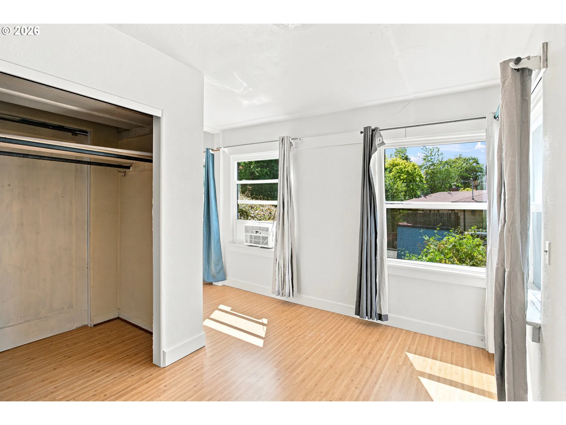 Bedroom, Primary