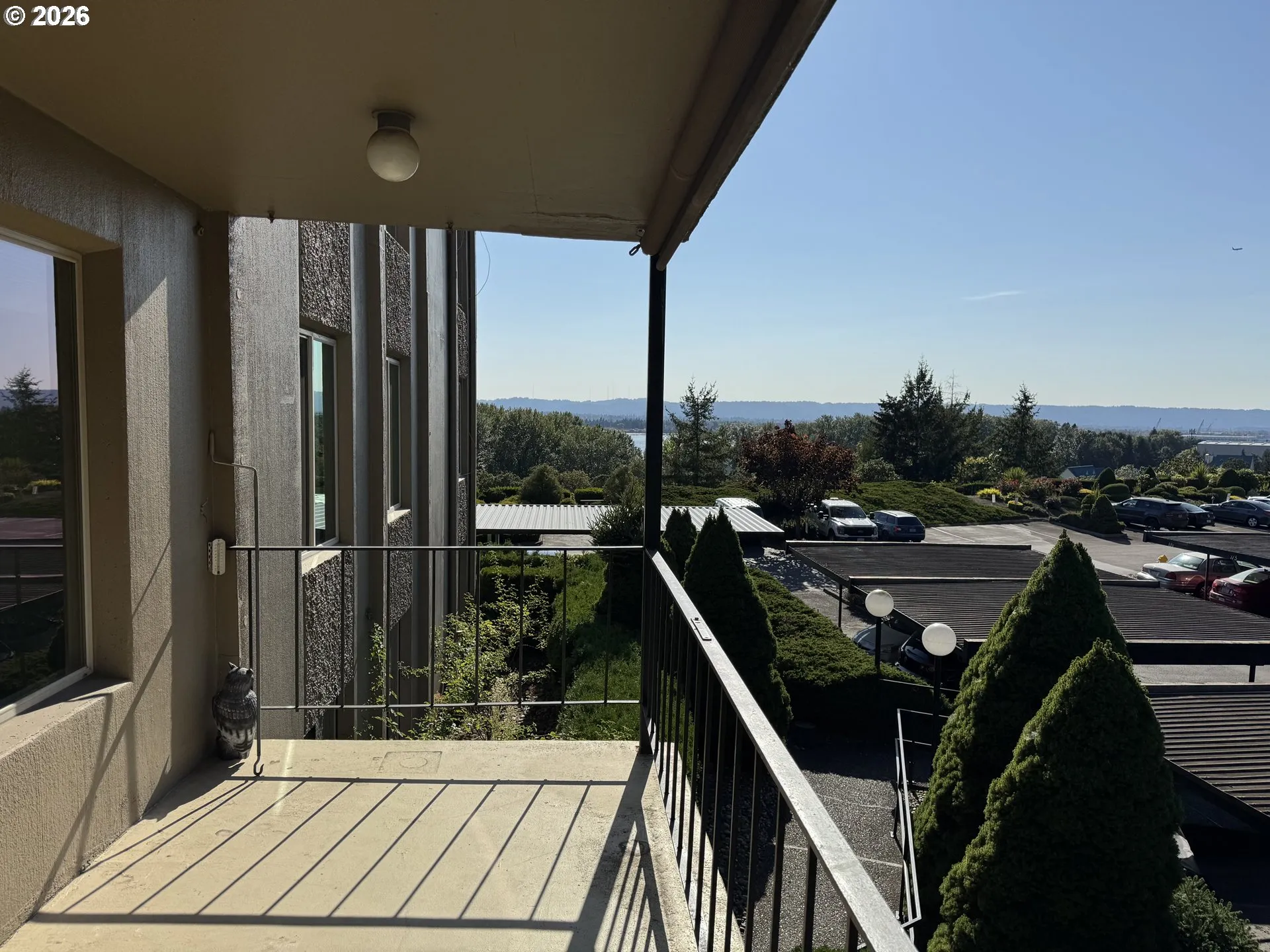 Balcony-Covered