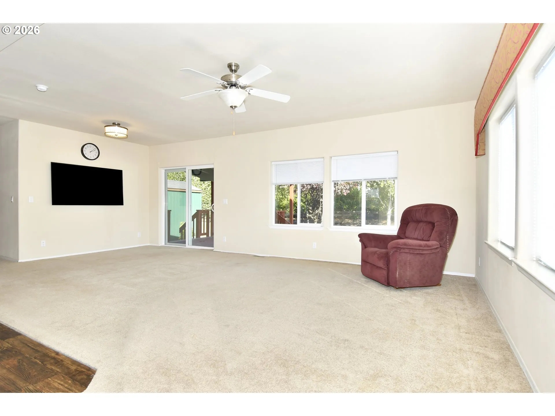 Living Room-Ceiling Fan