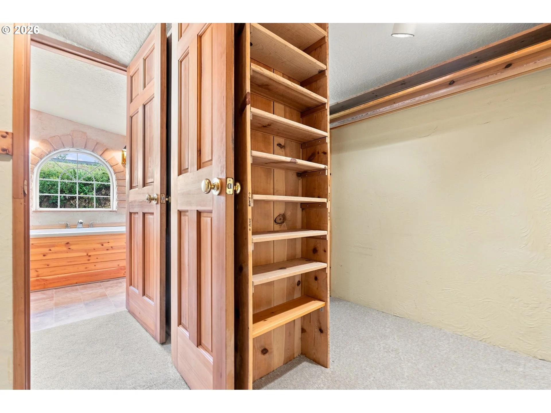 Bedroom, Owner's Suite-Walk-In Closet