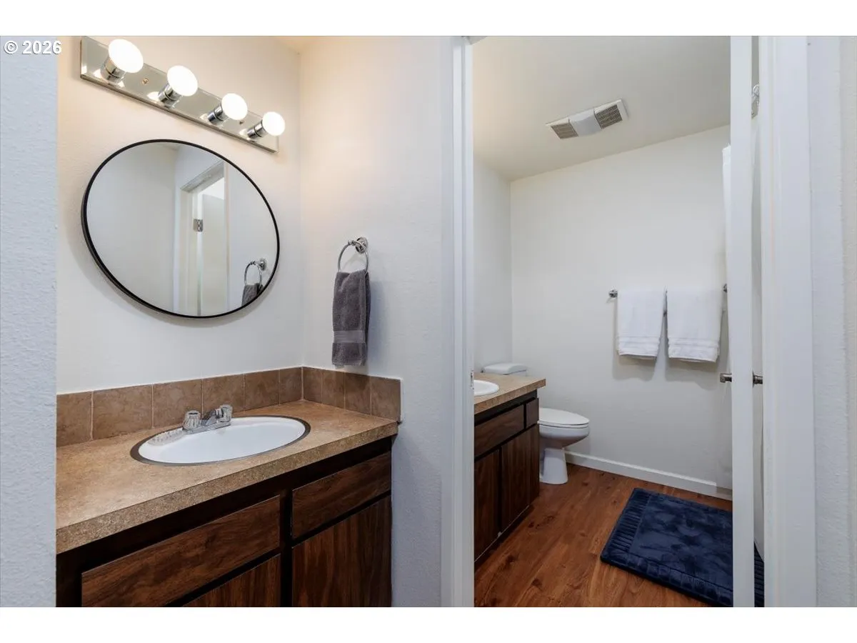 Bathroom-Upper