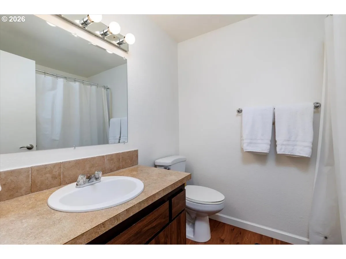 Bathroom-Upper