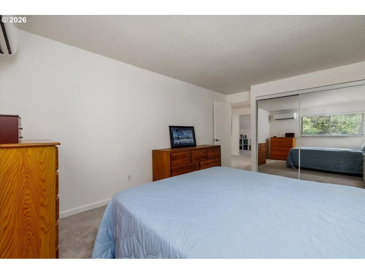 Primary Bedroom-Upper