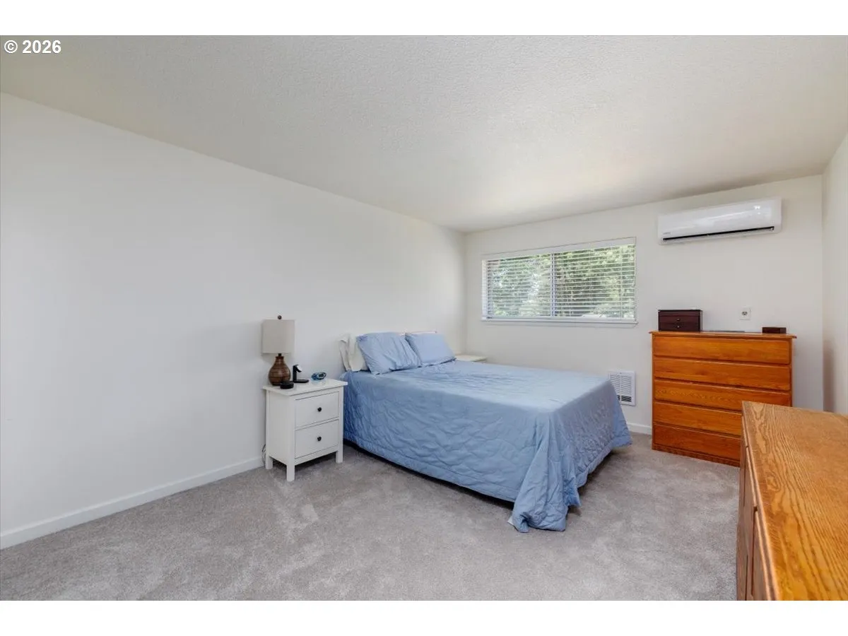 Primary Bedroom-Upper