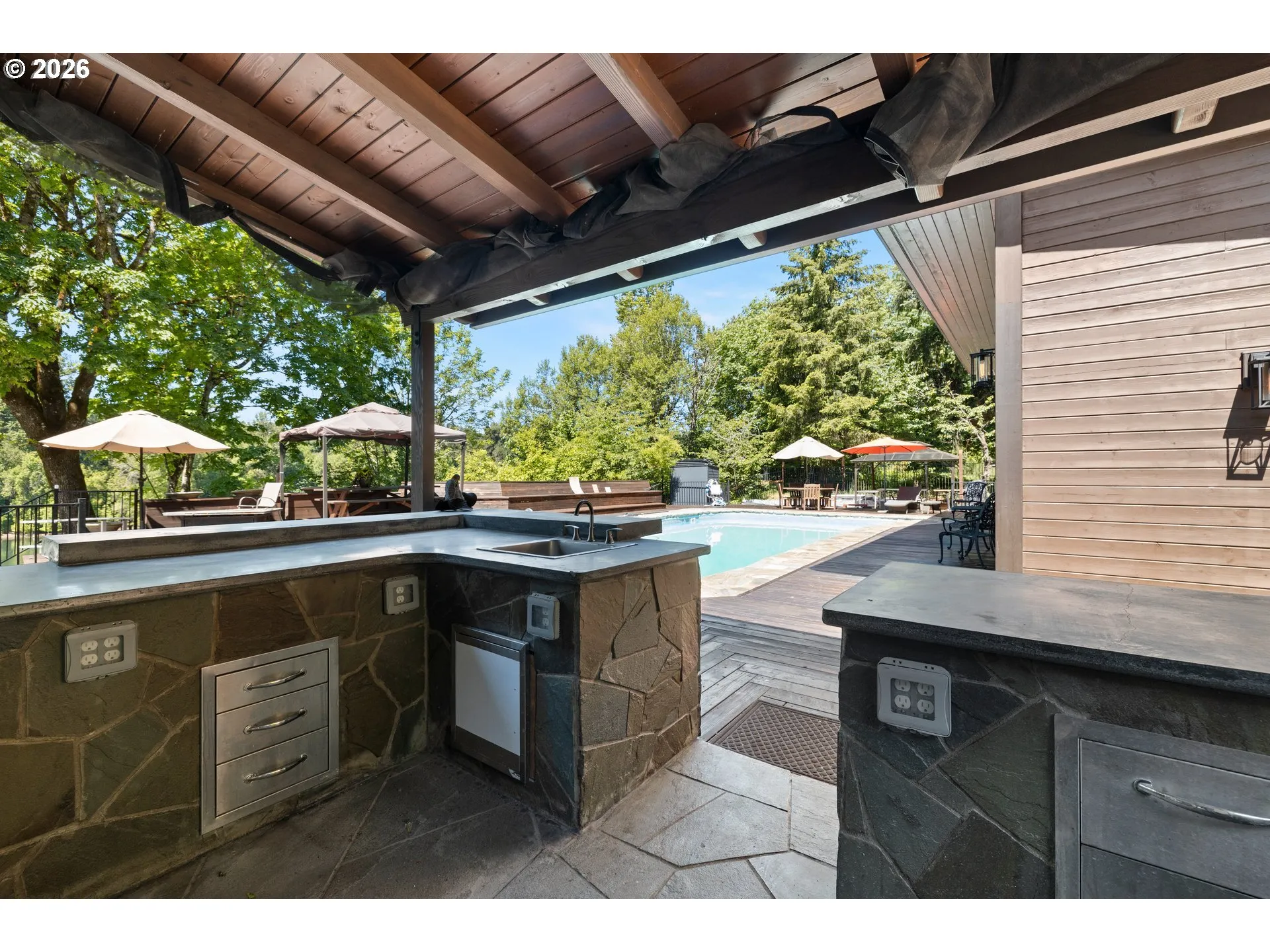 Kitchen/Outside