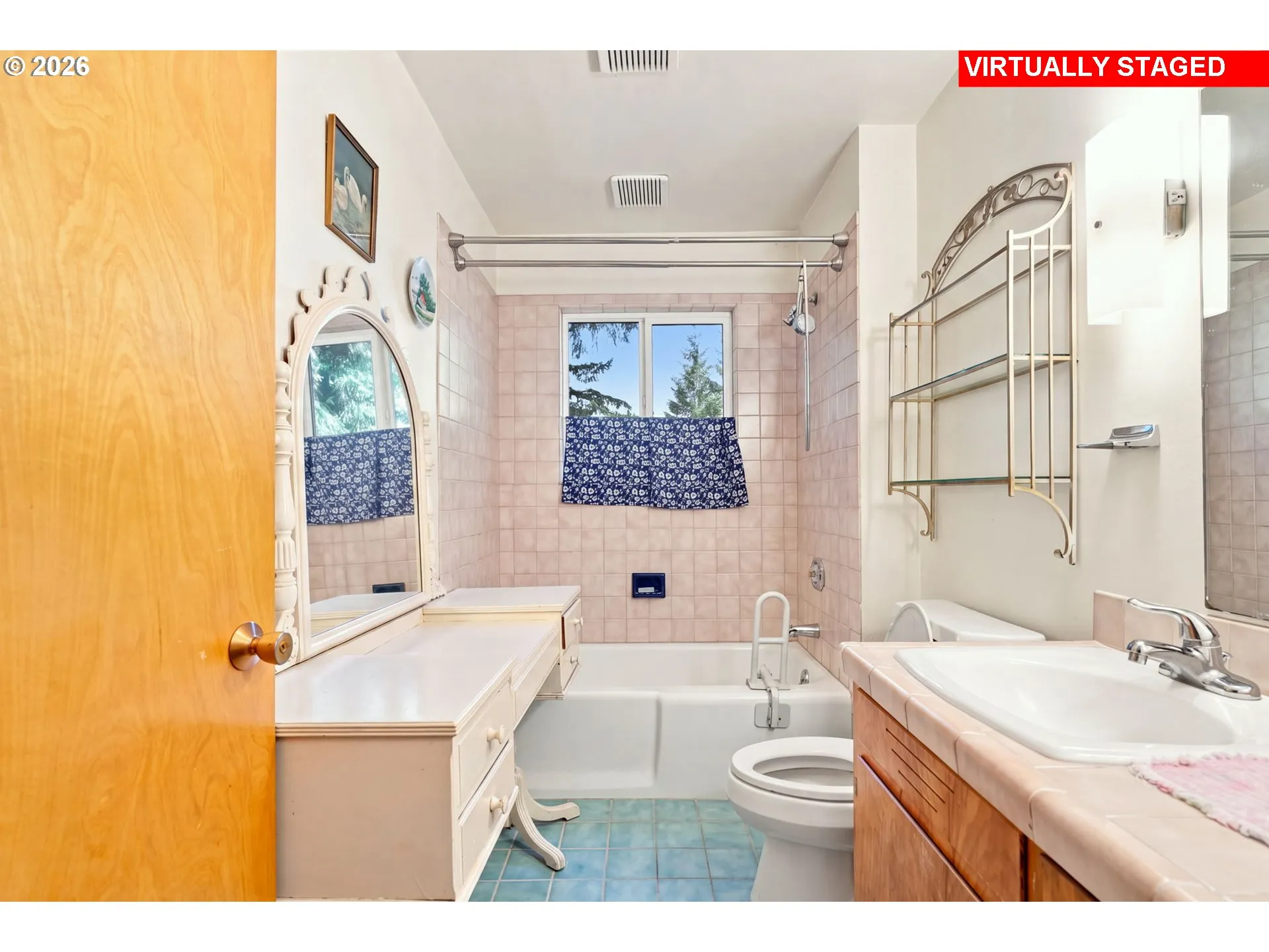 Bathroom-Upper