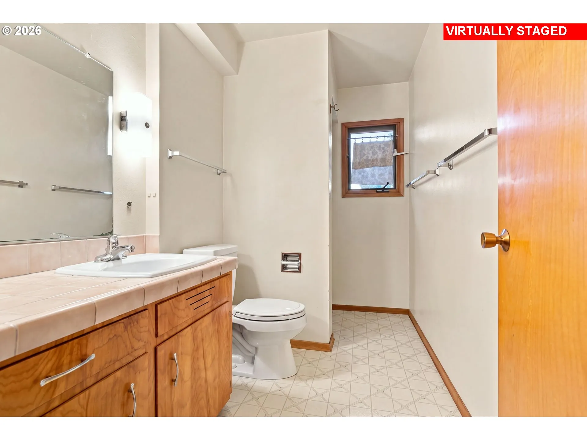 Bathroom-Upper