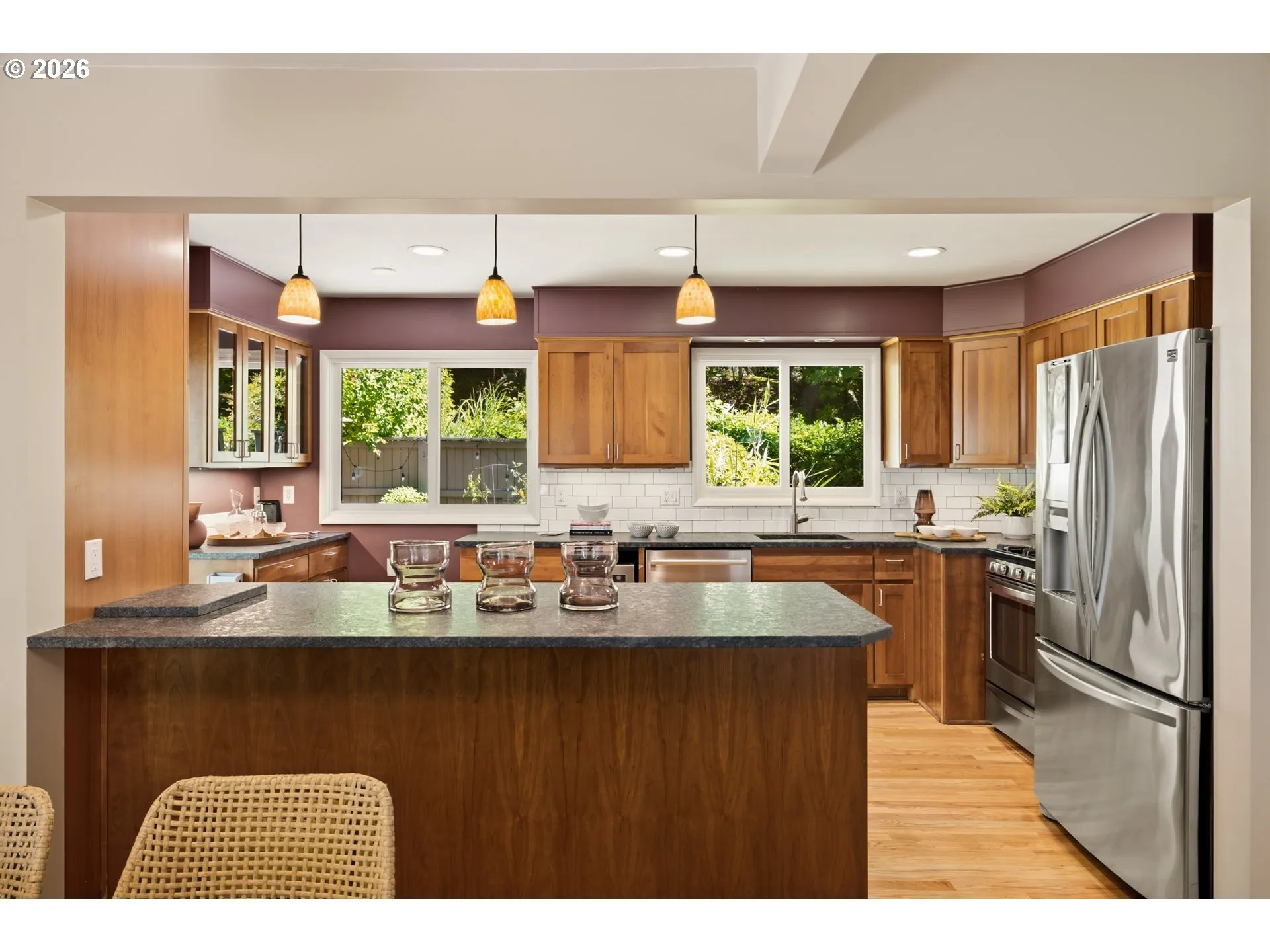 Kitchen-Breakfast Bar