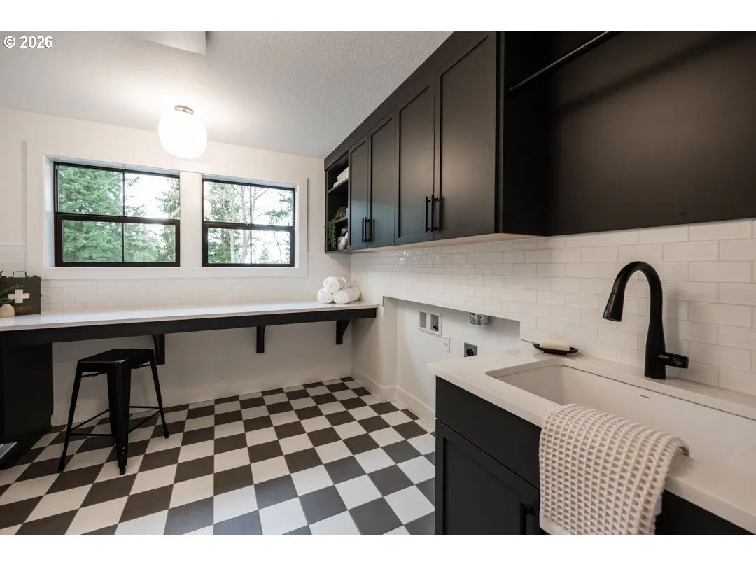 Laundry-Upper