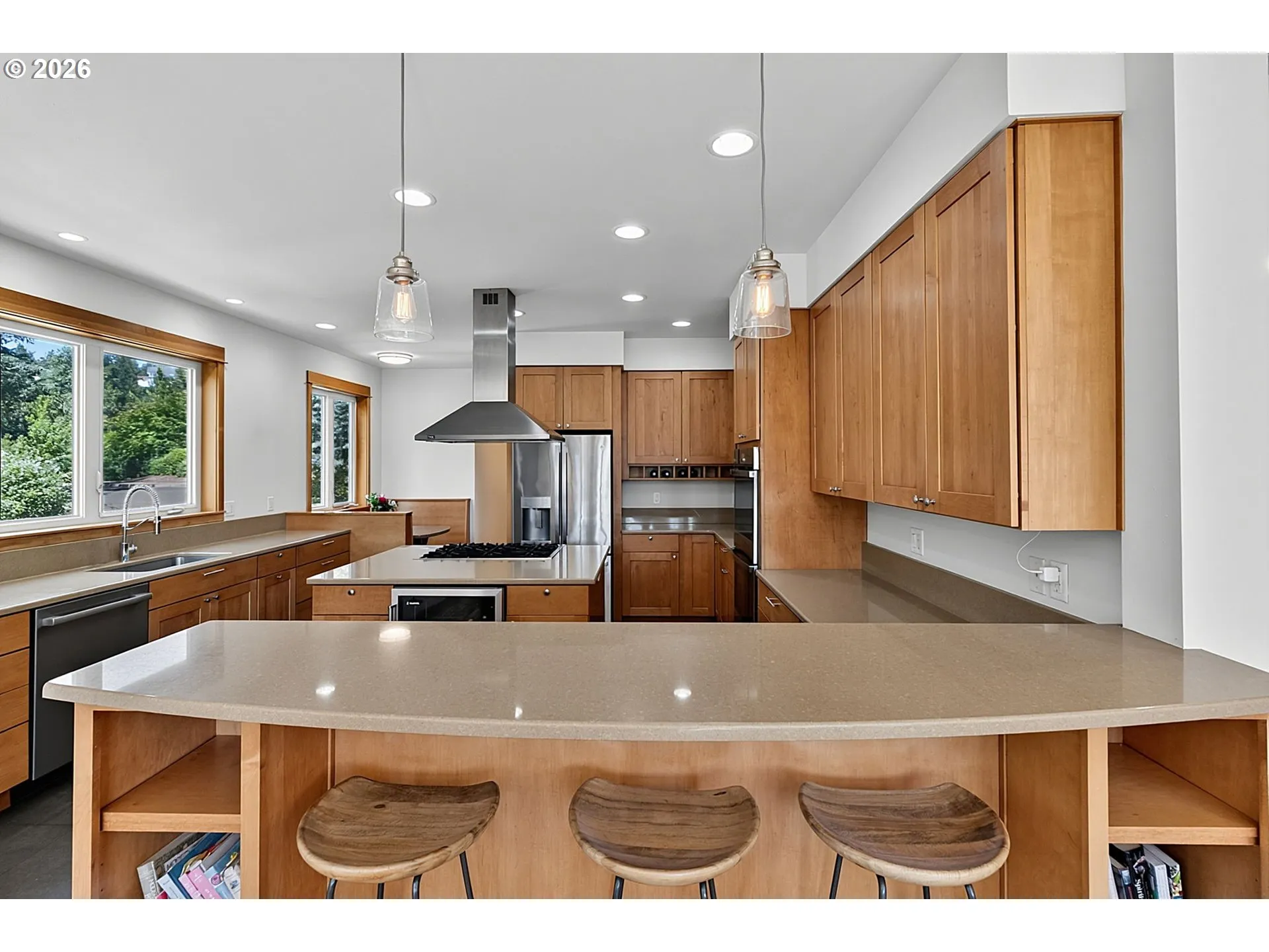 Kitchen-Breakfast Bar