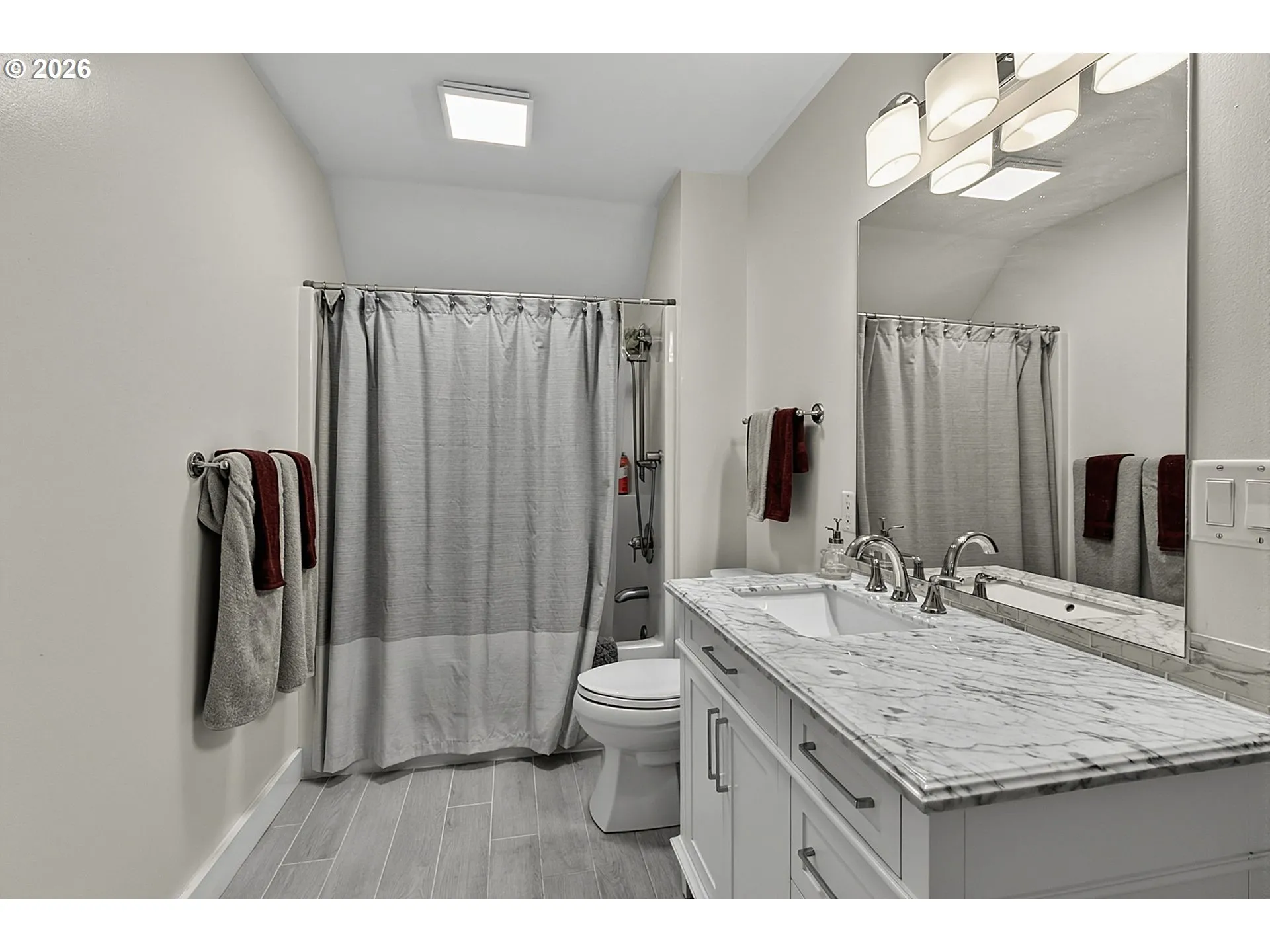 Bathroom-Upper