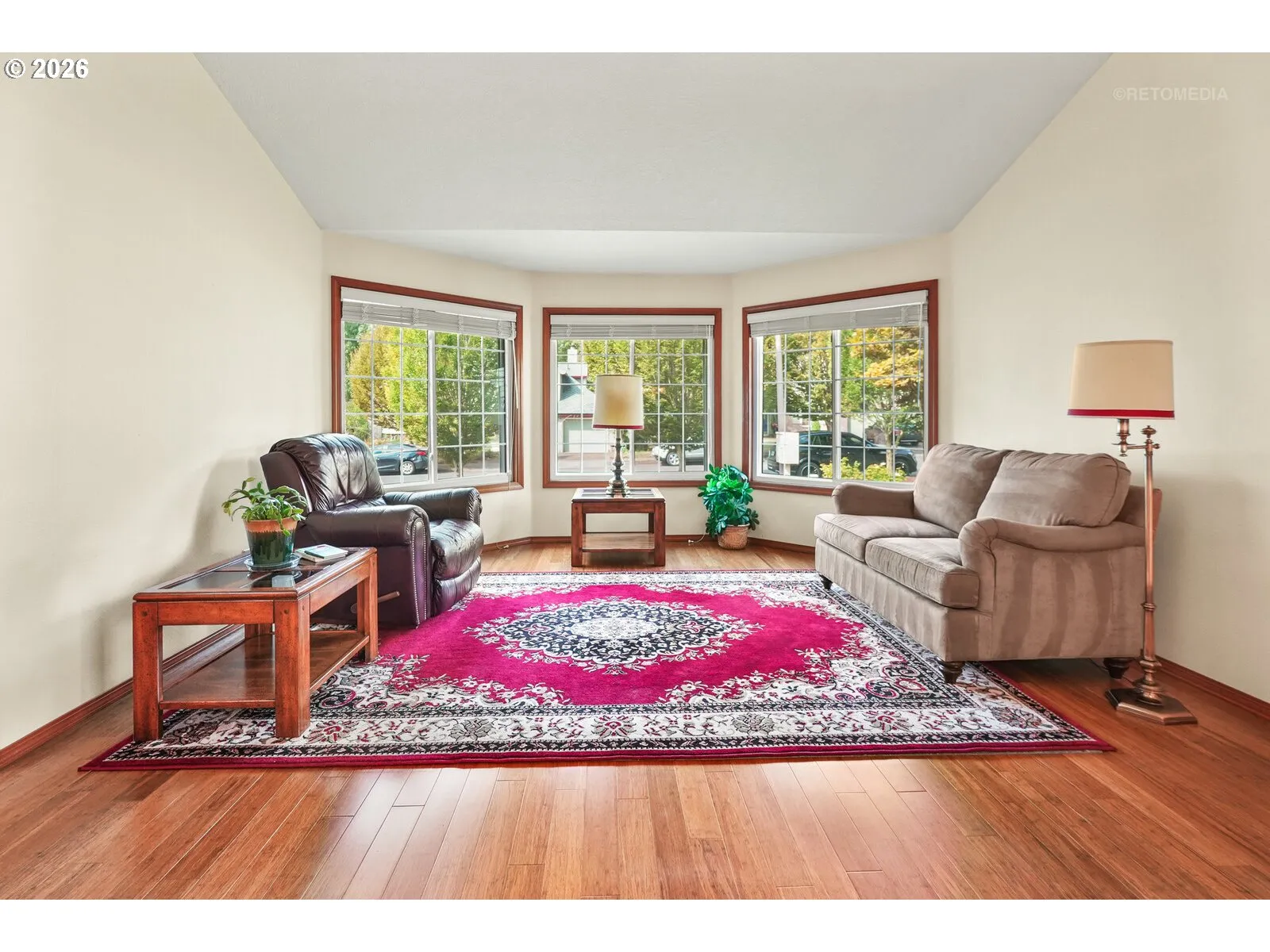 Living Room-Vaulted Ceilings