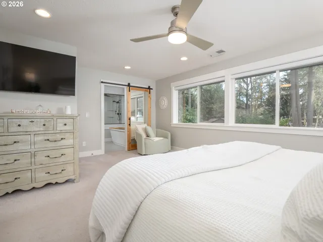 Primary Bedroom-Upper