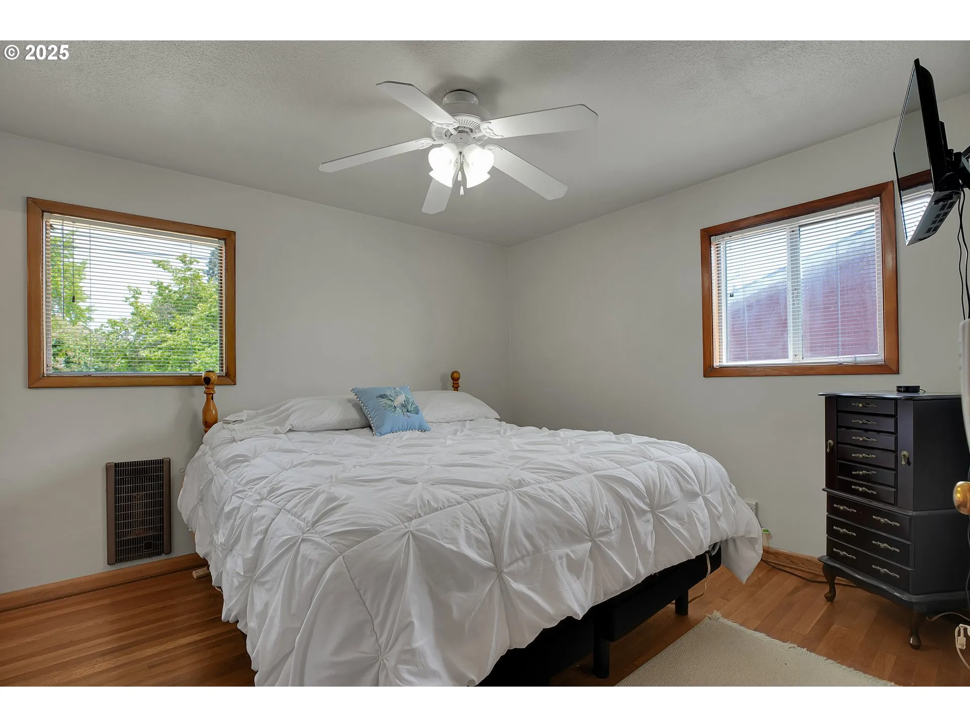 Bedroom, Owner's Suite-Main
