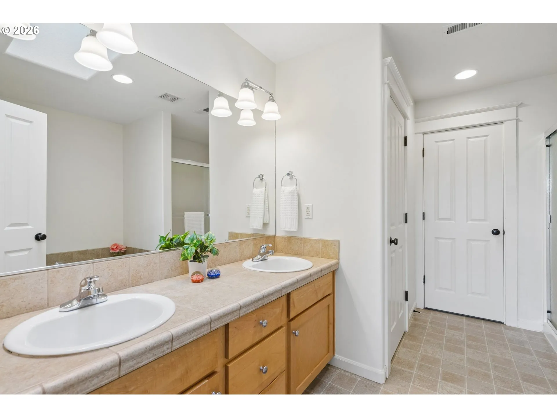 En Suite Bathroom-Upper