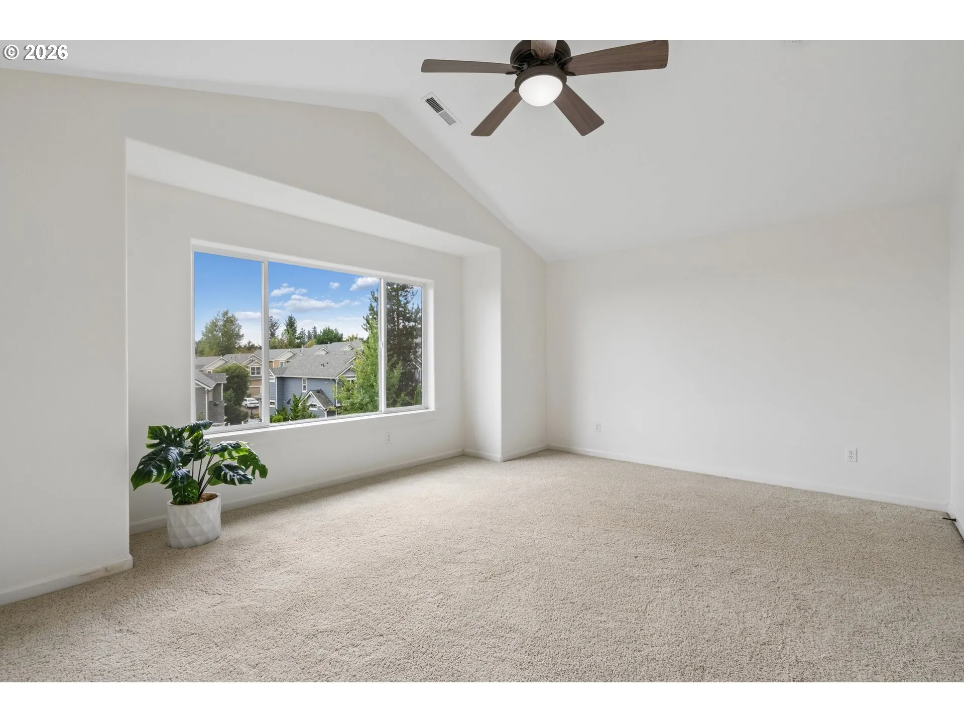 Bedroom, Owner's Suite-Vaulted Ceilings