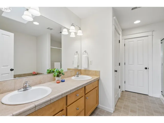 En Suite Bathroom-Upper