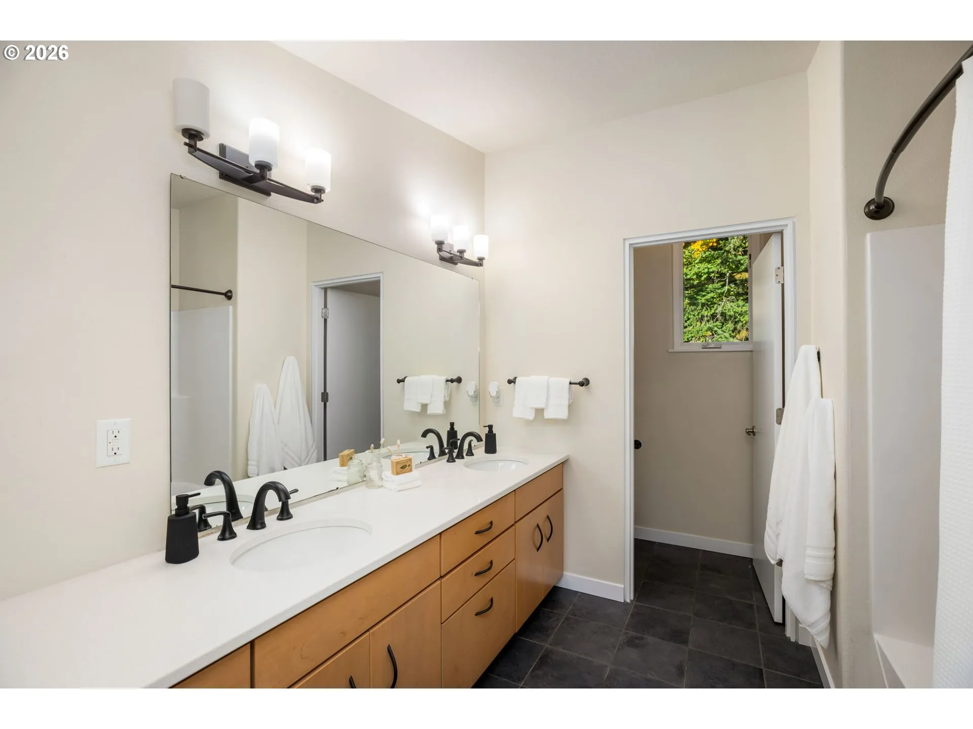 Bathroom-Upper
