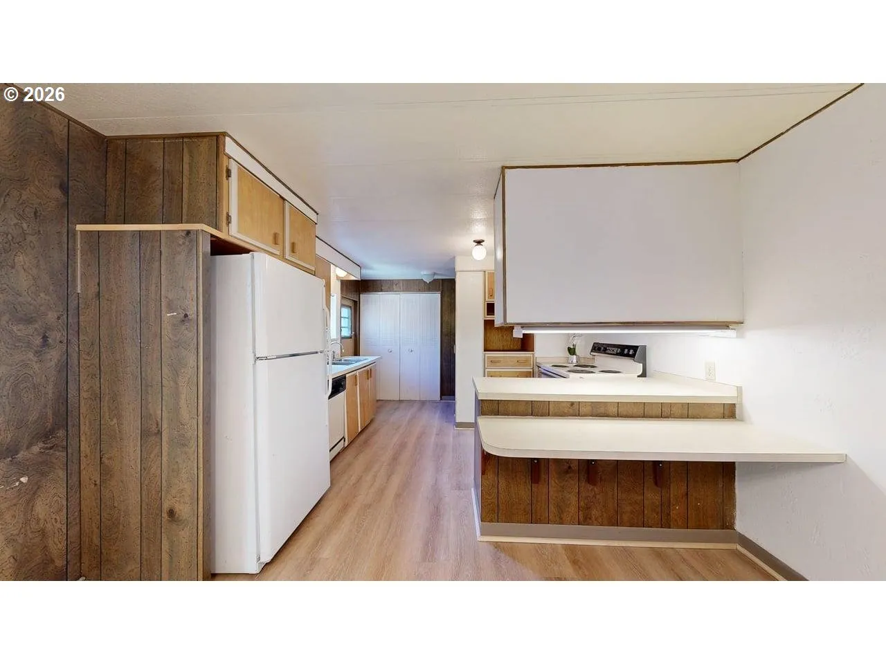 Kitchen-Breakfast Bar