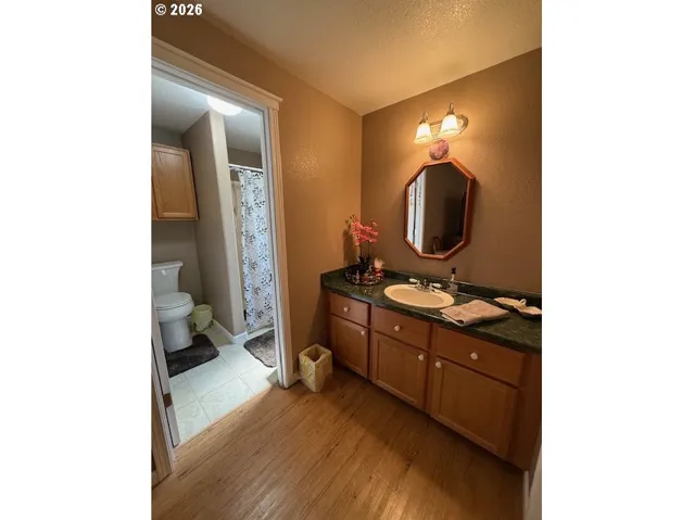 Bedroom, Primary