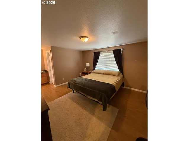 Bedroom, Primary