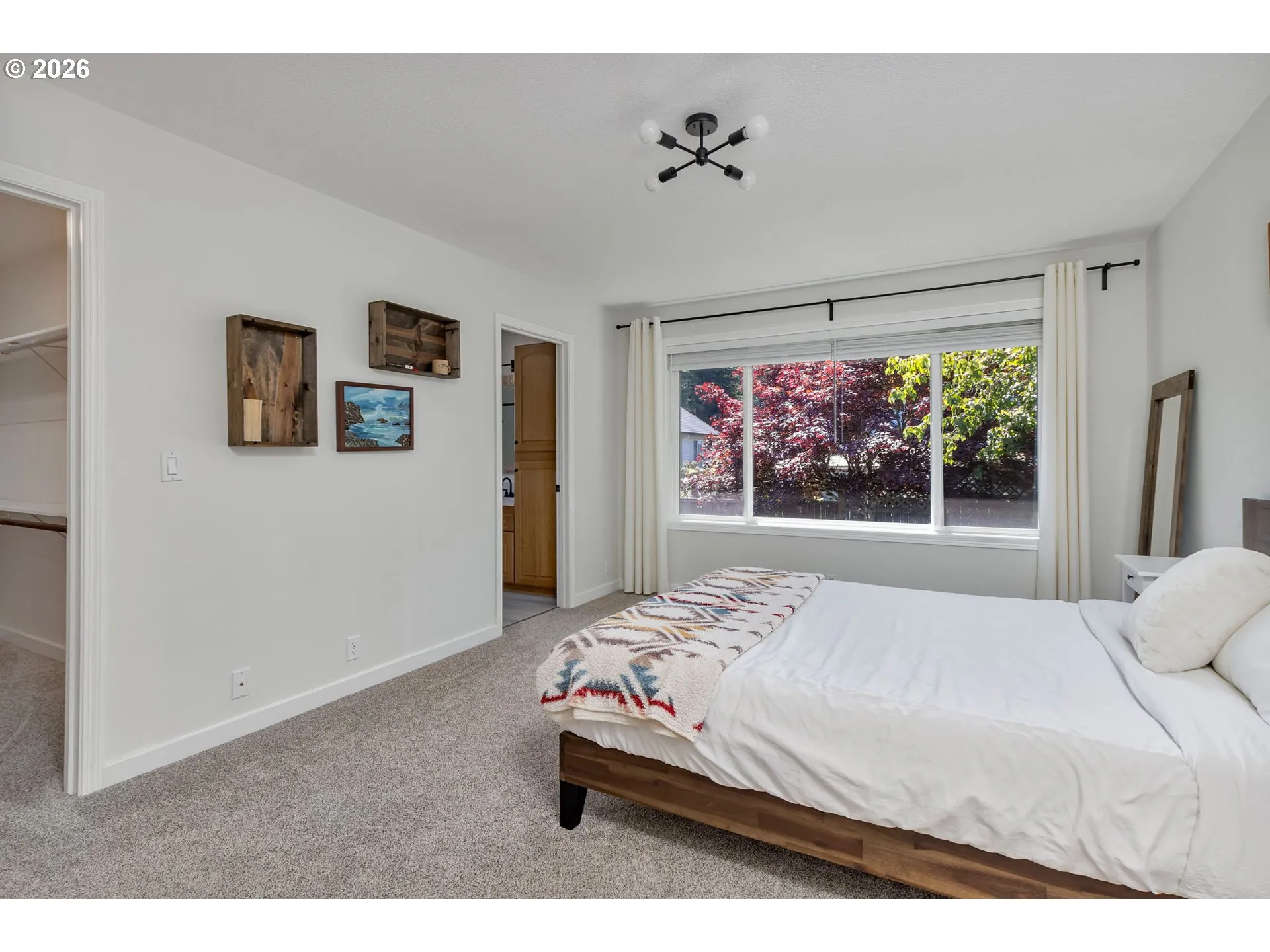 Bedroom, Owner's Suite-Main