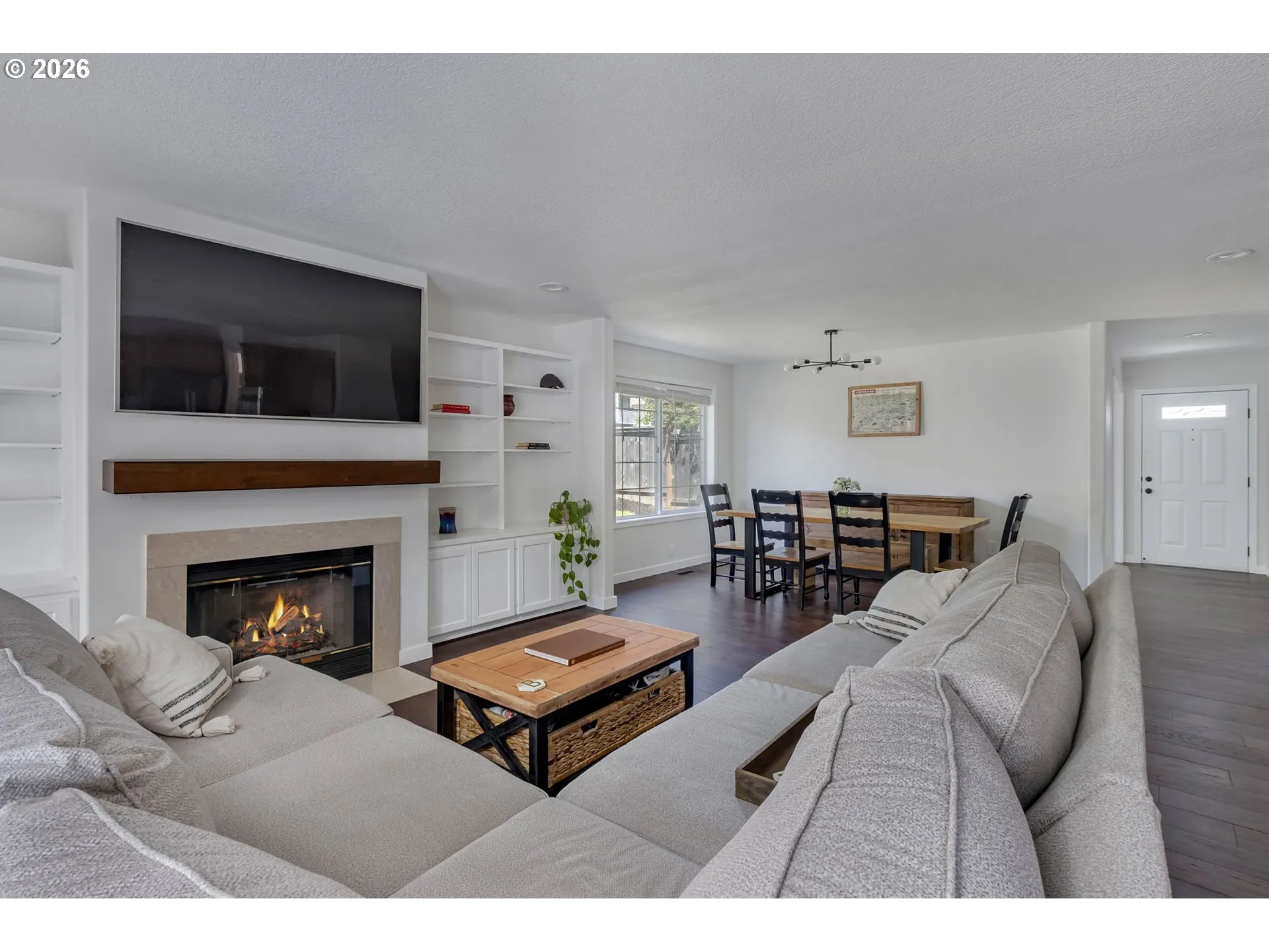 Living Room-Fireplace