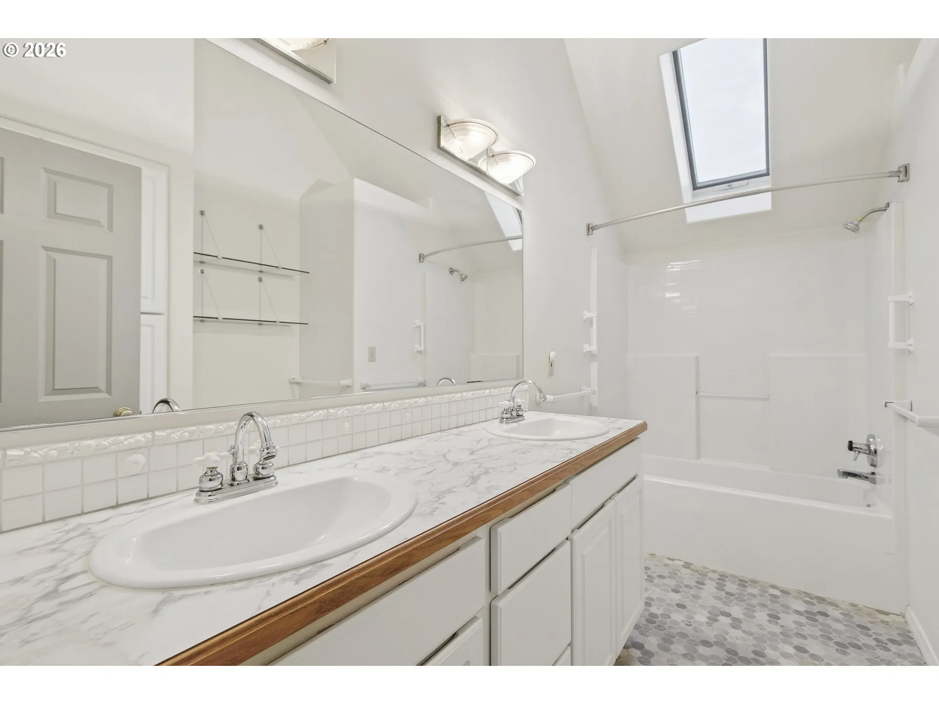 Bathroom-Upper