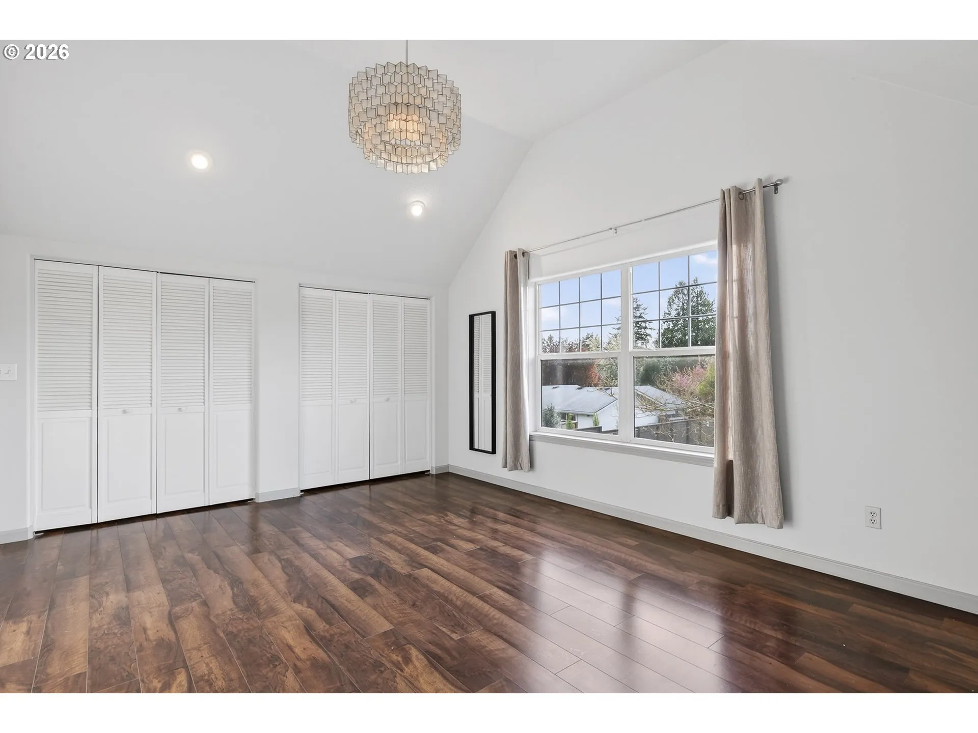 Bedroom, Owner's Suite-Upper