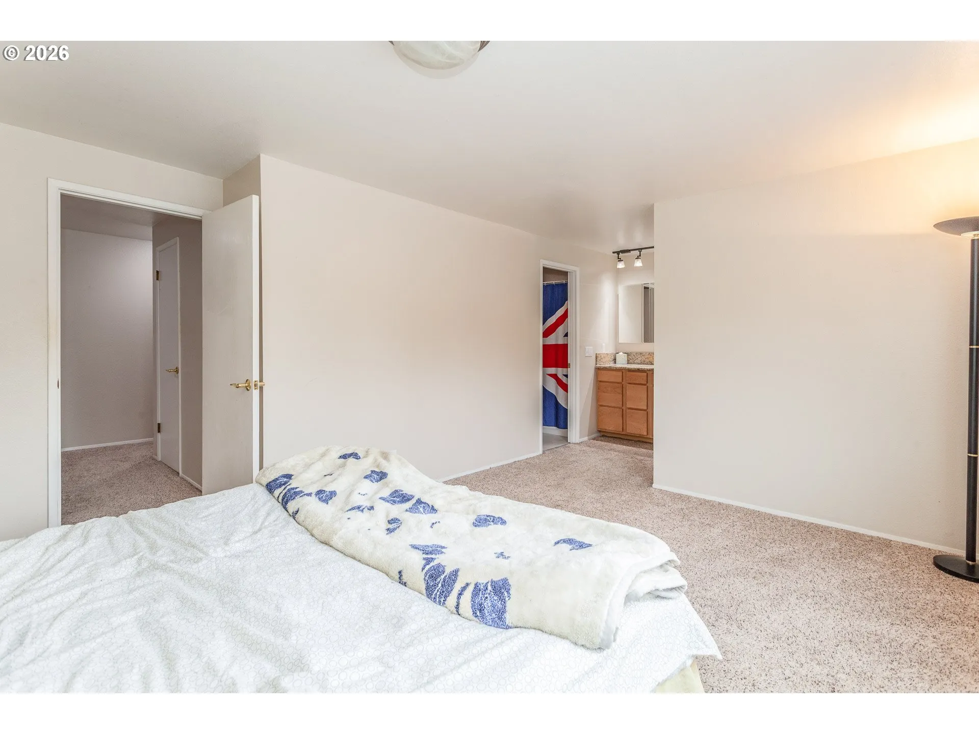 Primary Bedroom-Upper