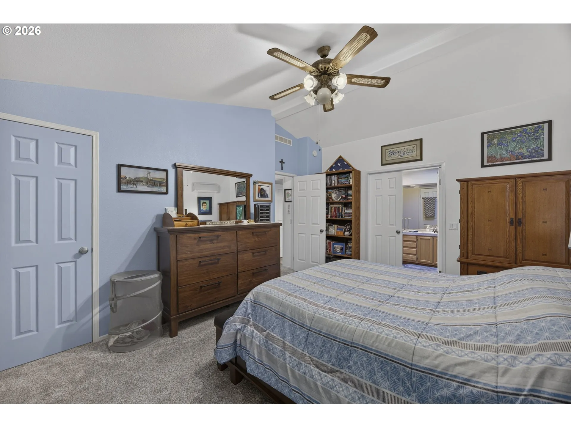 Bedroom, Owner's Suite-Walk-In Closet