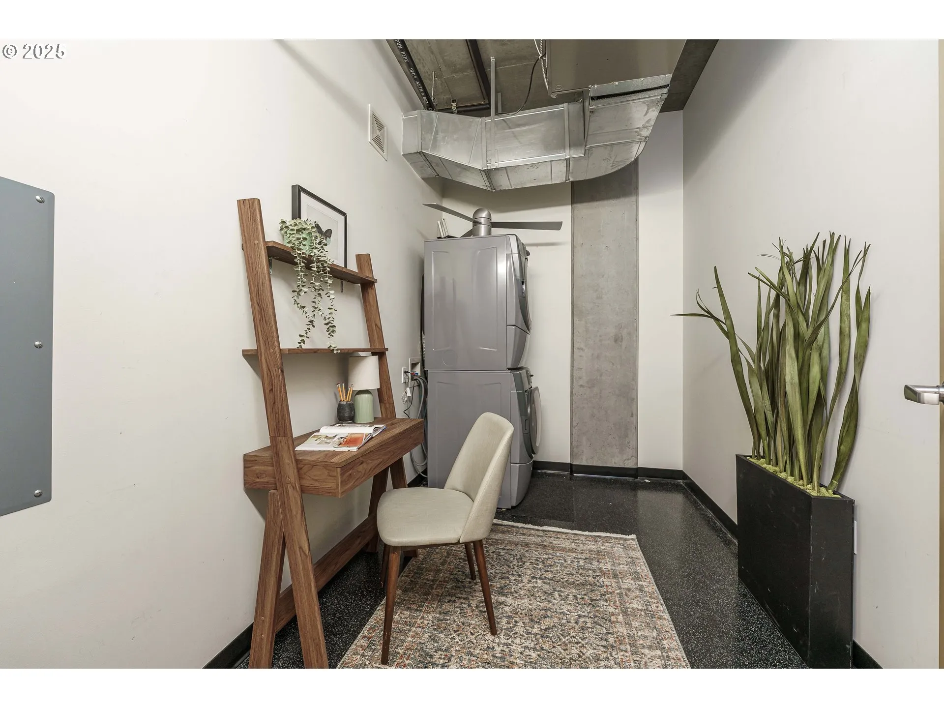 Den/Office-Main