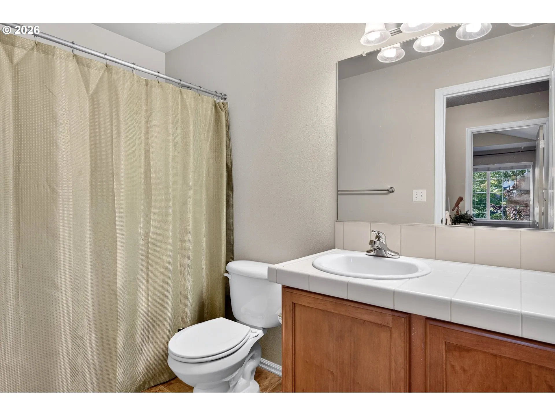 Bathroom-Upper