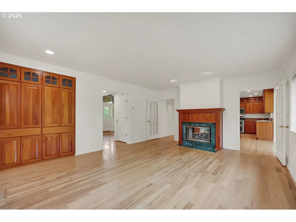 Living Room-Fireplace