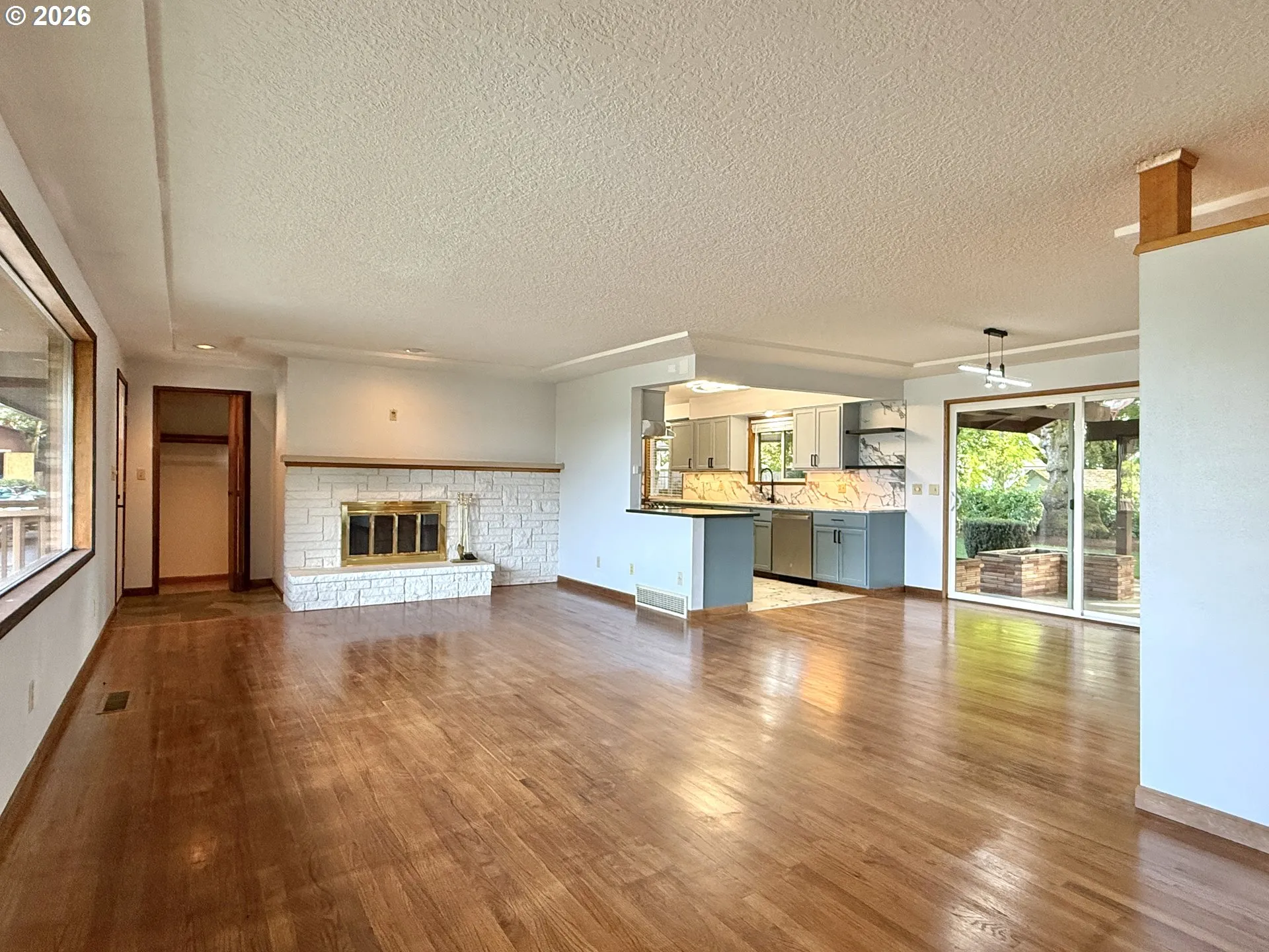 Living Room/Dining Room