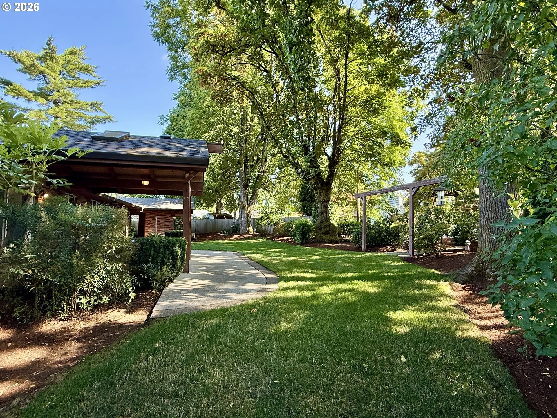 Yard-Back