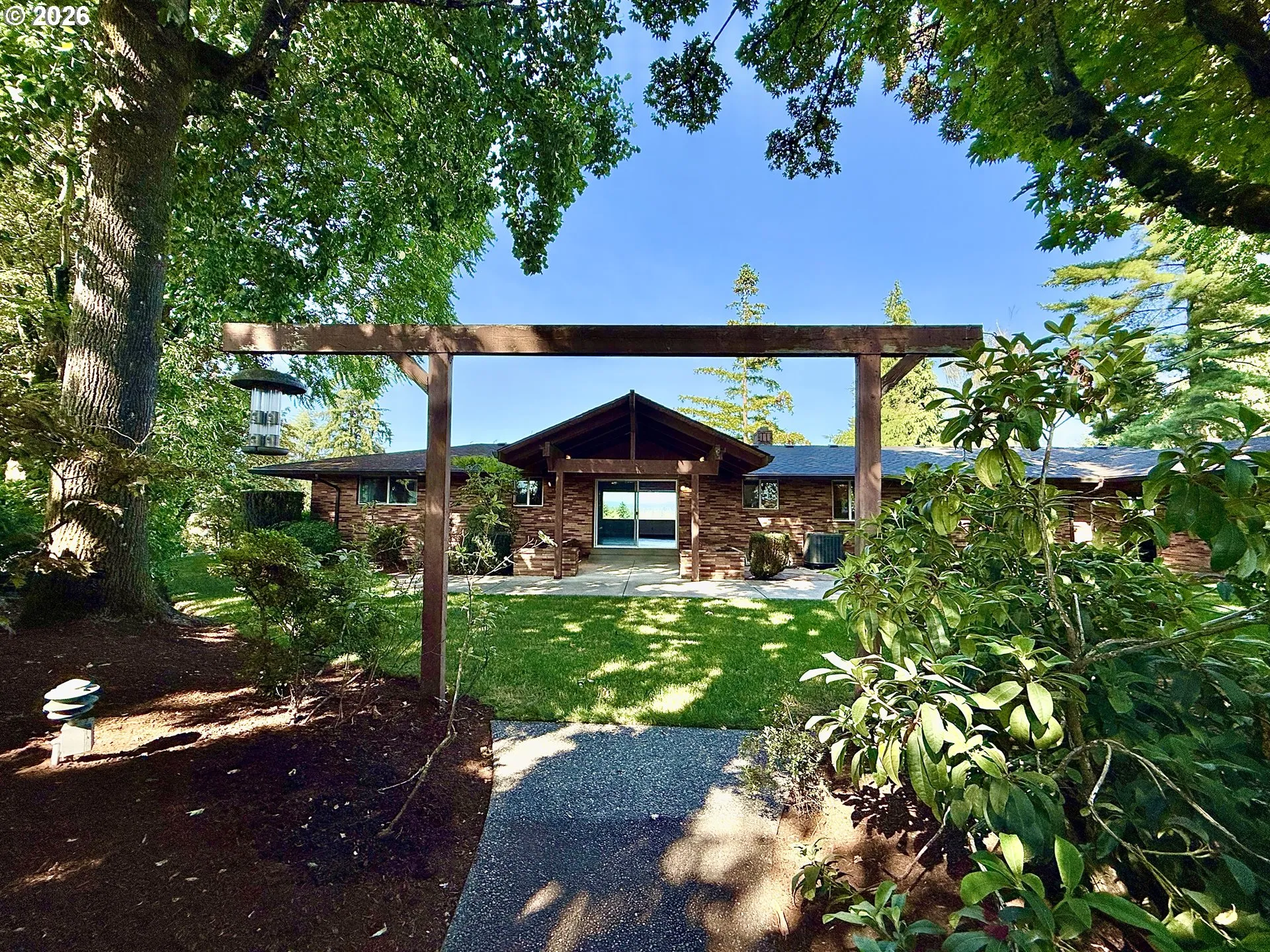 Yard-Back