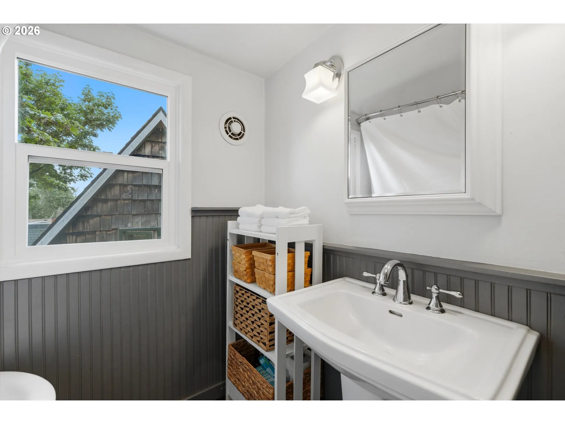 Bathroom-Upper