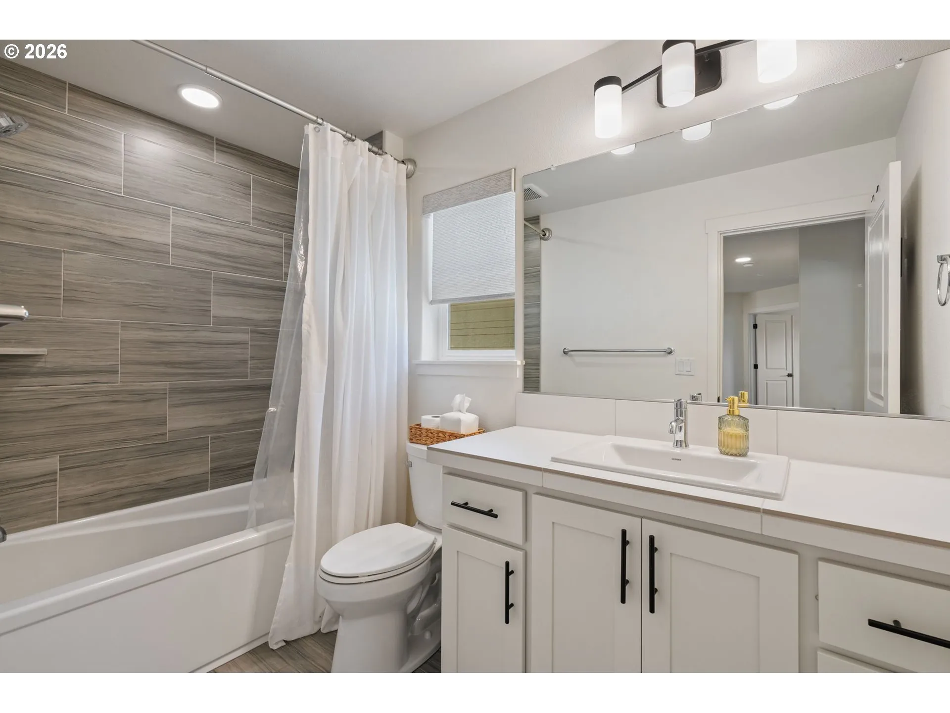 Bathroom-Upper