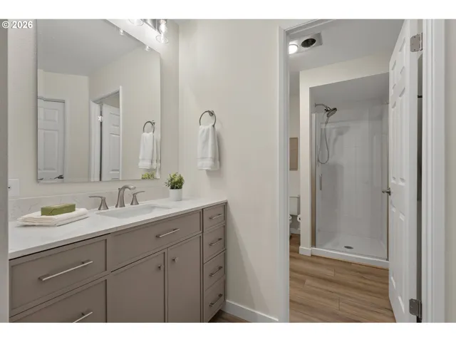 En Suite Bathroom-Upper