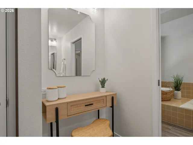 Bedroom, Primary-Upper