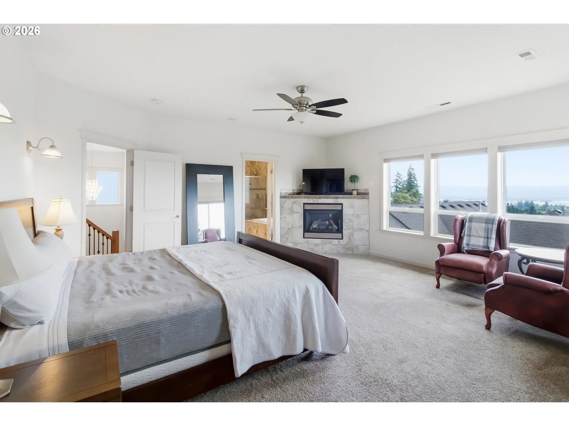 Bedroom, Primary-Upper